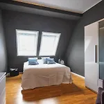 Apartment Romslig Med To Soverom Pluss Hems Med Dobbeltseng