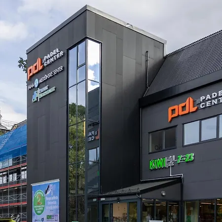 Apartman Romslig Med To Soverom Pluss Hems Med Dobbeltseng *