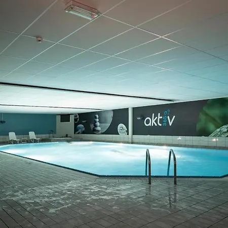 Romslig Med To Soverom Pluss Hems Med Dobbeltseng Μπέργκεν