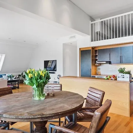 Romslig Med To Soverom Pluss Hems Med Dobbeltseng Appartement *