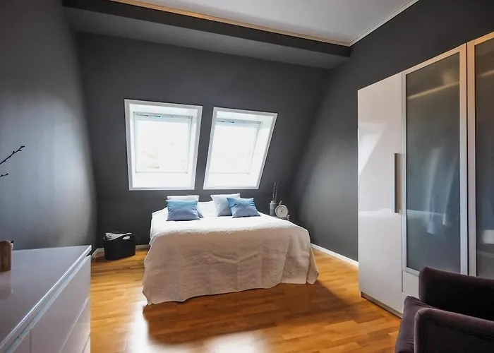 Appartement Romslig Med To Soverom Pluss Hems Med Dobbeltseng